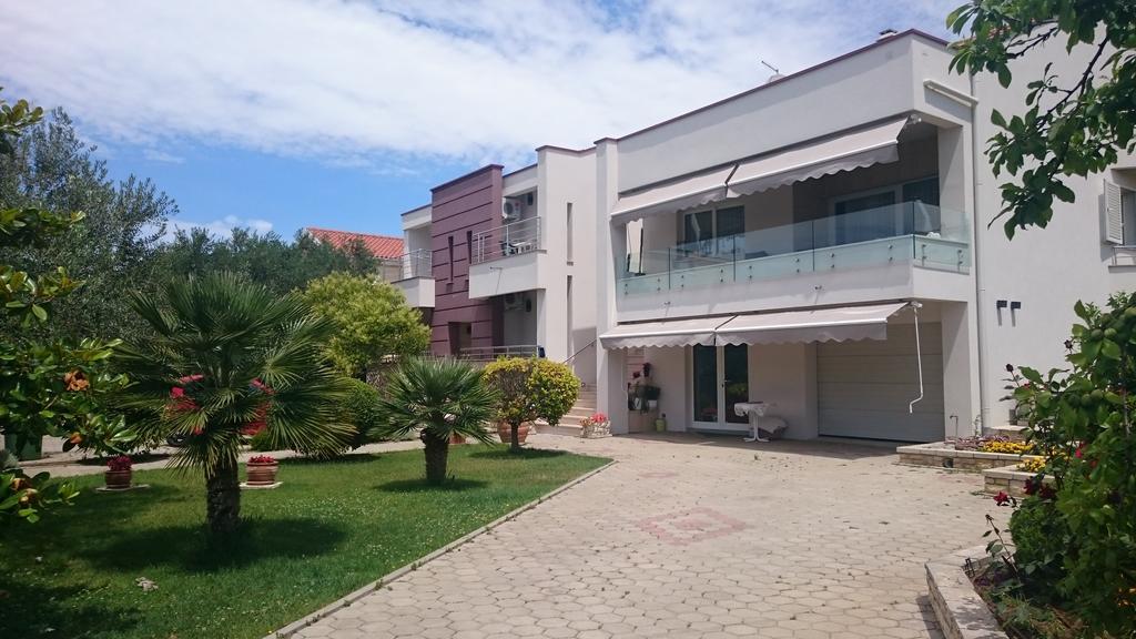 Apartmani Ukalovic Задар Экстерьер фото