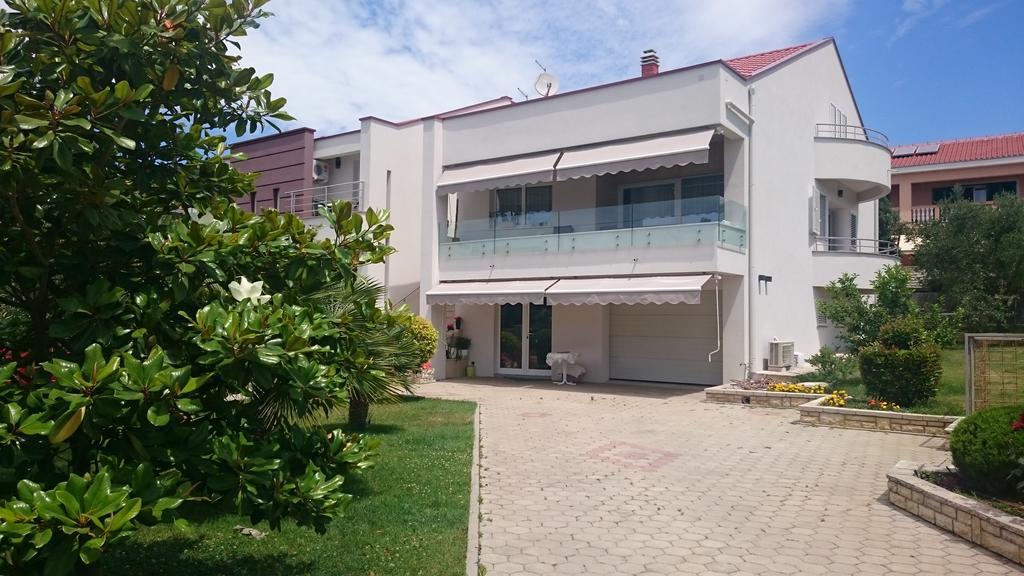 Apartmani Ukalovic Задар Экстерьер фото